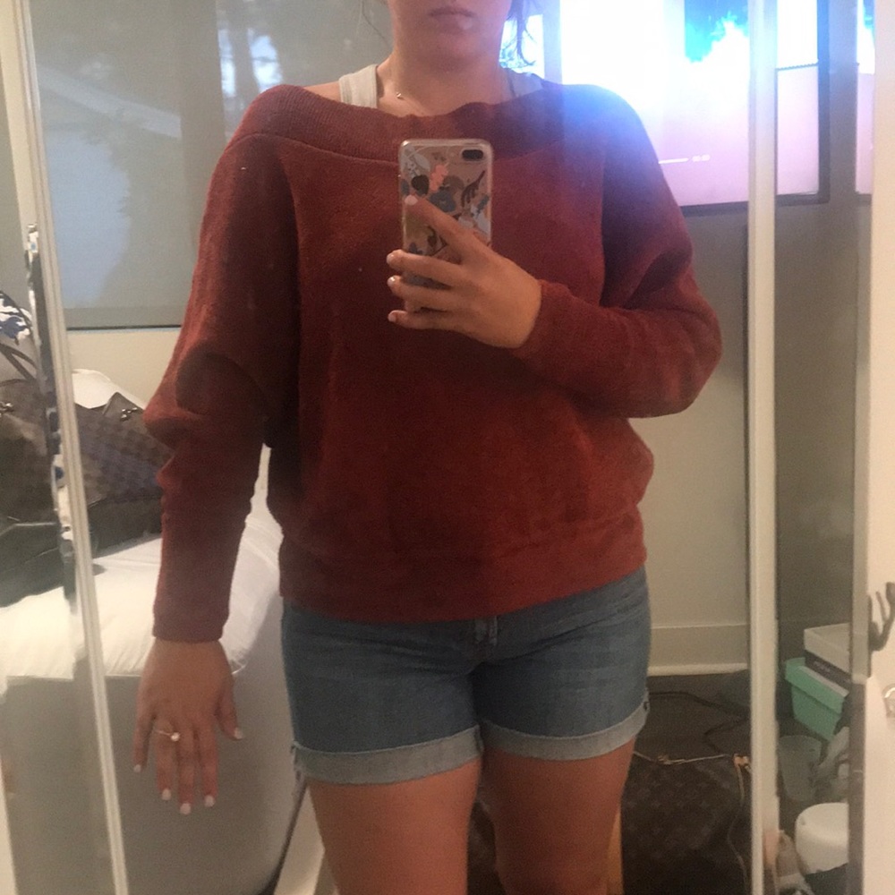 sweater - Picture 3 of 4